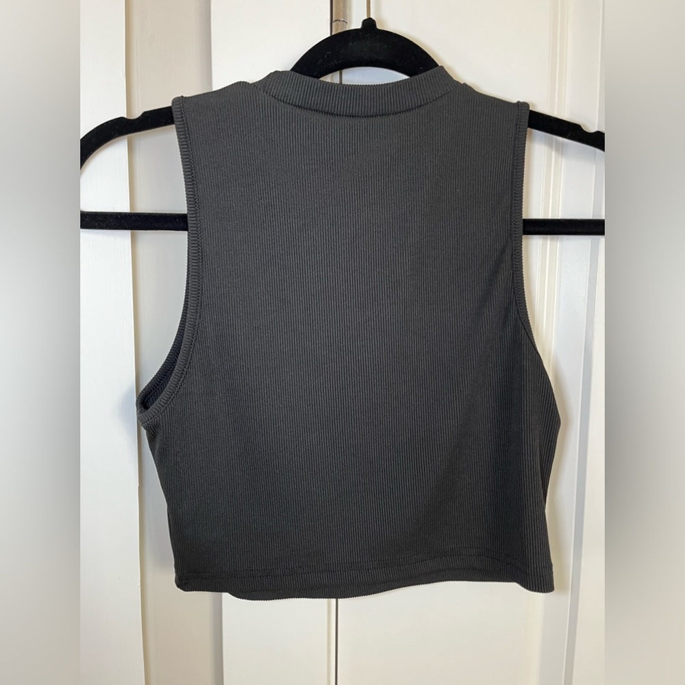 Black Cutout Crop Top - Picture 2 of 2